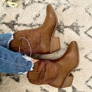 Dalia Western Booties